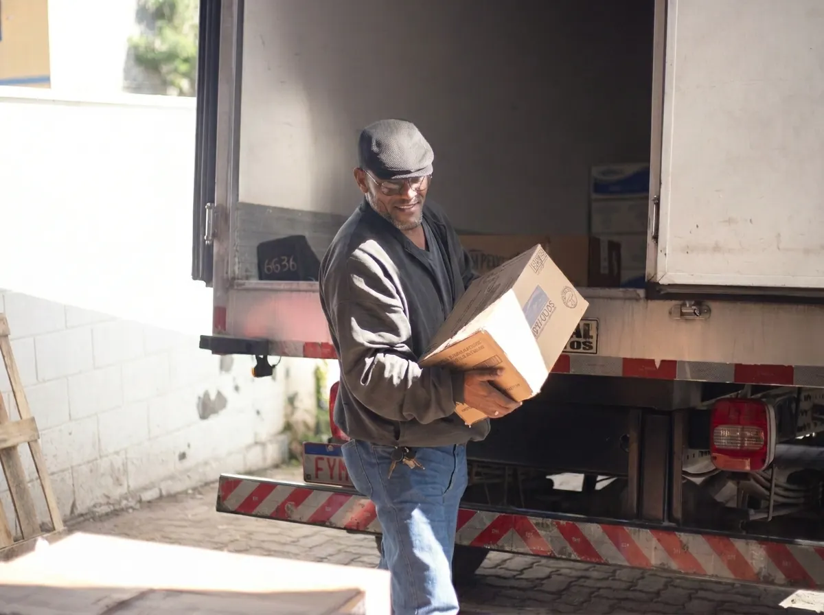 Caminhão de entrega Tomodachi